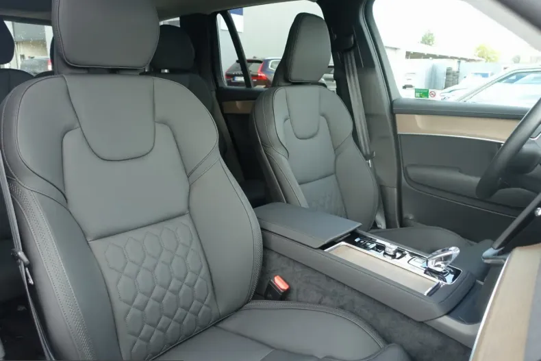 Volvo XC90 din 2025 cu 25.130 km - oferta VOL253593 - foto 8