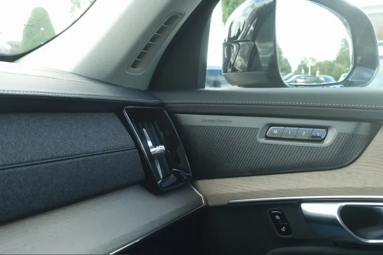 Volvo XC90 din 2025 cu 25.130 km - oferta VOL253593 - foto 21