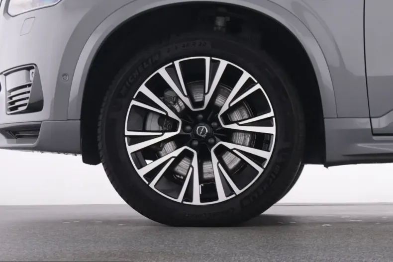 Volvo XC90 din 2025 cu 26.995 km - oferta VOL253595 - foto 19