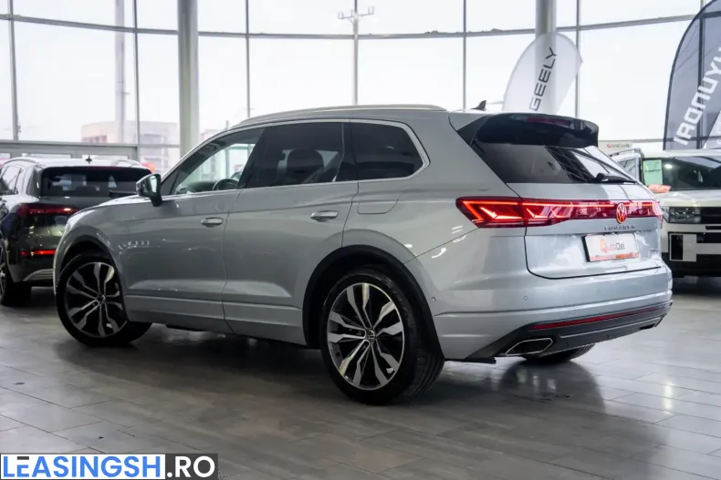 Volkswagen Touareg din 2024 cu 71.125 km - oferta VOL253623 - foto 11