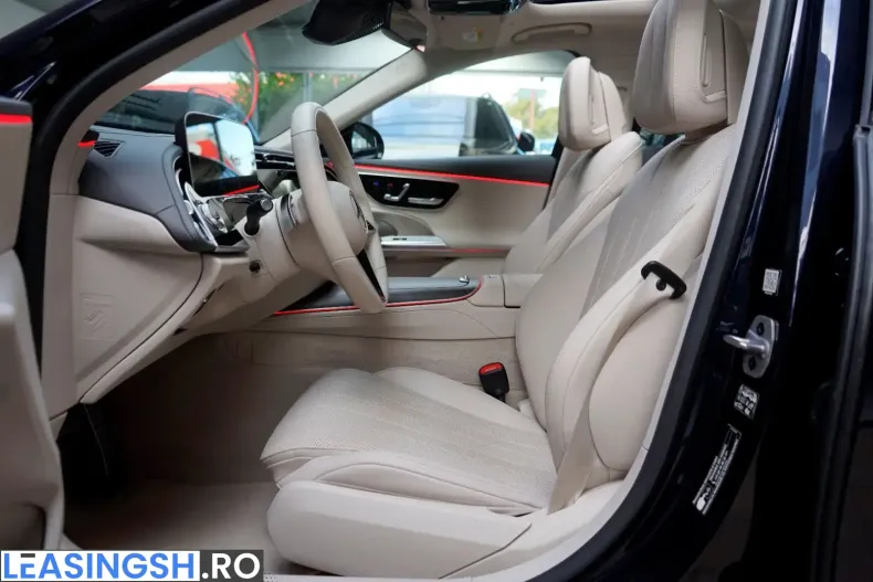Mercedes-Benz E 400 (Clasa E) din 2024 cu 4.328 km - oferta MER253631 - foto 10