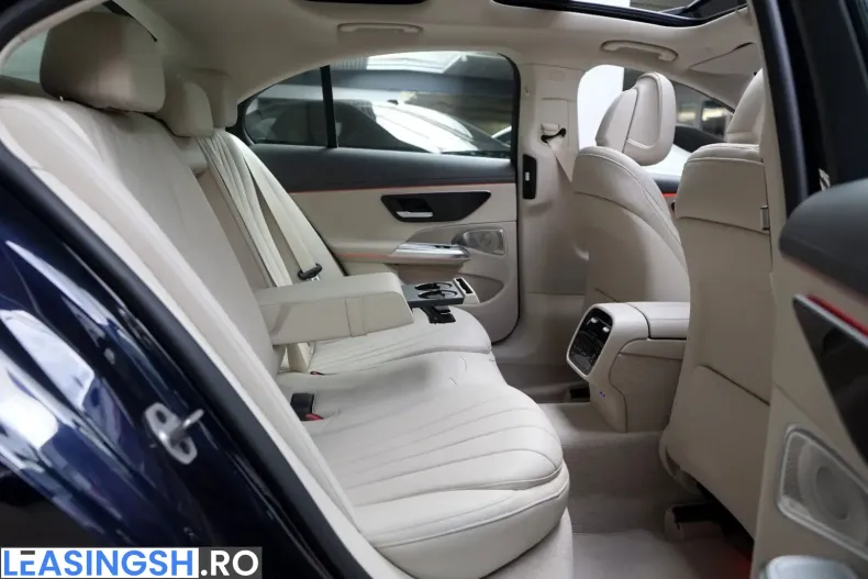 Mercedes-Benz E 400 (Clasa E) din 2024 cu 4.328 km - oferta MER253631 - foto 12