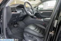 Volkswagen Touareg din 2023 cu 31.123 km - oferta VOL253650 - foto 12