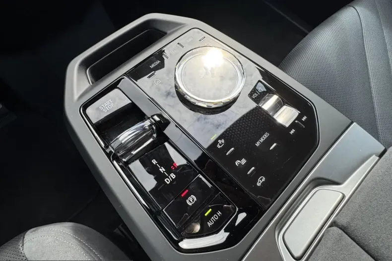 BMW iX din 2025 cu 19.855 km - oferta BMW253660 - foto 17