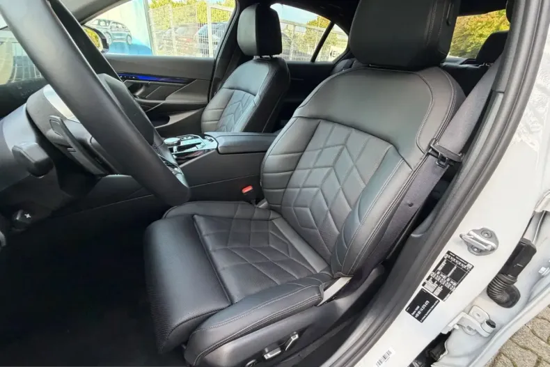 BMW 520 (Seria 5) din 2025 cu 25.326 km - oferta BMW253661 - foto 13