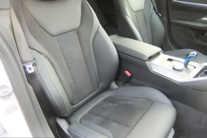 BMW i4 (Seria 4) din 2022 cu 9.800 km - oferta BMW253668 - foto 5