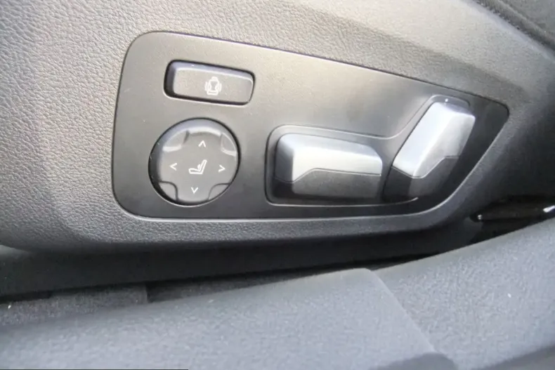 BMW i4 (Seria 4) din 2022 cu 9.800 km - oferta BMW253668 - foto 12