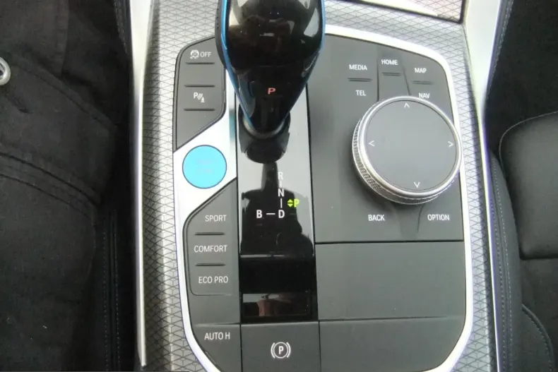 BMW i4 (Seria 4) din 2022 cu 9.800 km - oferta BMW253668 - foto 15