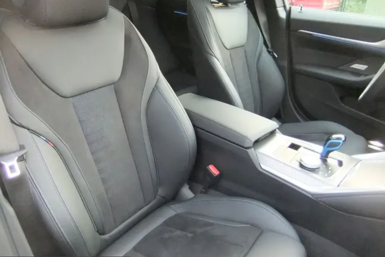 BMW i4 (Seria 4) din 2022 cu 9.800 km - oferta BMW253668 - foto 20