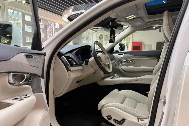 Volvo XC90 din 2024 cu 36.000 km - oferta VOL253682 - foto 2