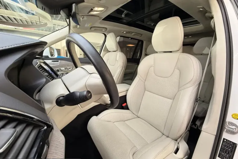 Volvo XC90 din 2024 cu 36.000 km - oferta VOL253682 - foto 12