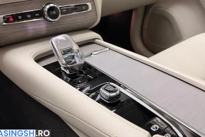 Volvo XC90 din 2024 cu 36.000 km - oferta VOL253682 - foto 19