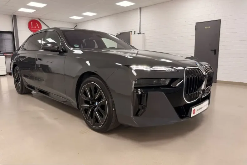 BMW 740 (Seria 7) din 2025 cu 24.800 km - oferta BMW253685 - foto 1