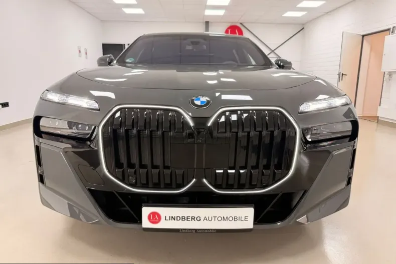 BMW 740 (Seria 7) din 2025 cu 24.800 km - oferta BMW253685 - foto 3