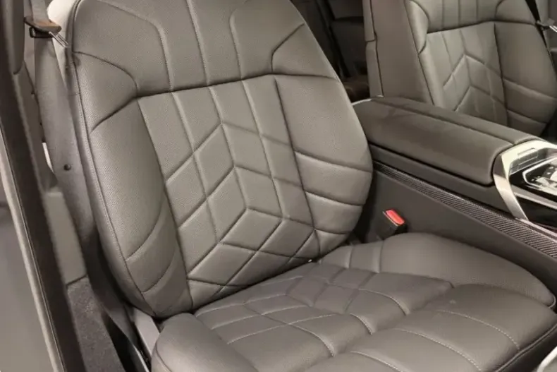 BMW 740 (Seria 7) din 2025 cu 24.800 km - oferta BMW253685 - foto 12