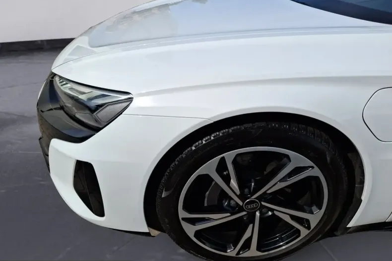 Audi e-tron GT din 2023 cu 127.793 km - oferta AUD253724 - foto 6
