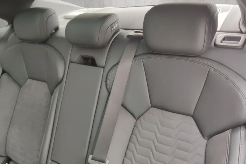 Audi e-tron GT din 2023 cu 39.600 km - oferta AUD253725 - foto 19