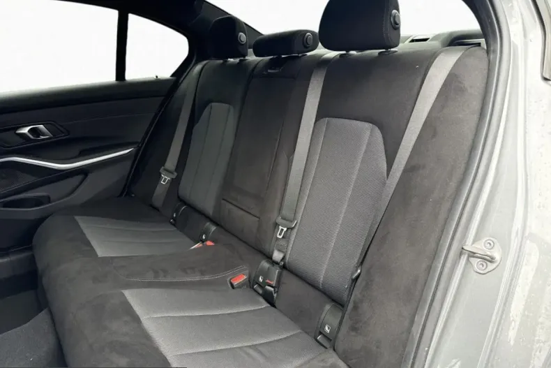 BMW 320 (Seria 3) din 2026 cu 25.284 km - oferta BMW253729 - foto 17