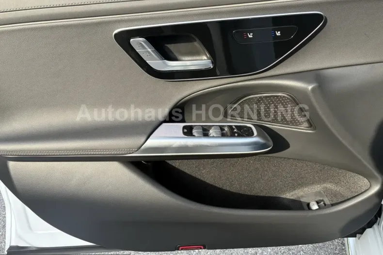 Mercedes-Benz E 300 (Clasa E) din 2025 cu 18.345 km - oferta MER253730 - foto 3