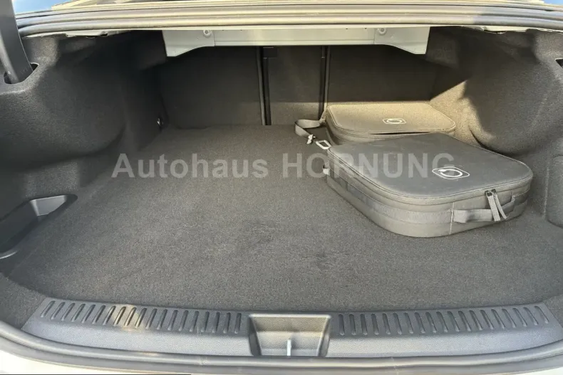 Mercedes-Benz E 300 (Clasa E) din 2025 cu 18.345 km - oferta MER253730 - foto 23