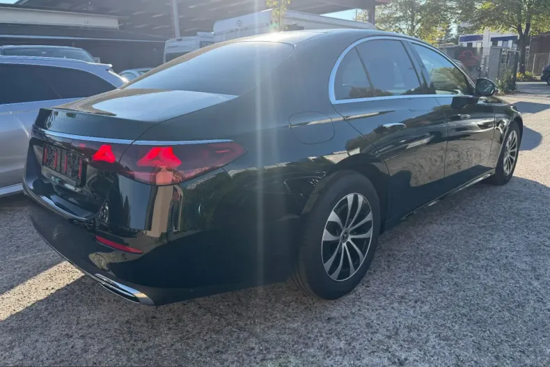 Mercedes-Benz E 220 (Clasa E) din 2025 cu 28.156 km - oferta MER253735 - foto 6