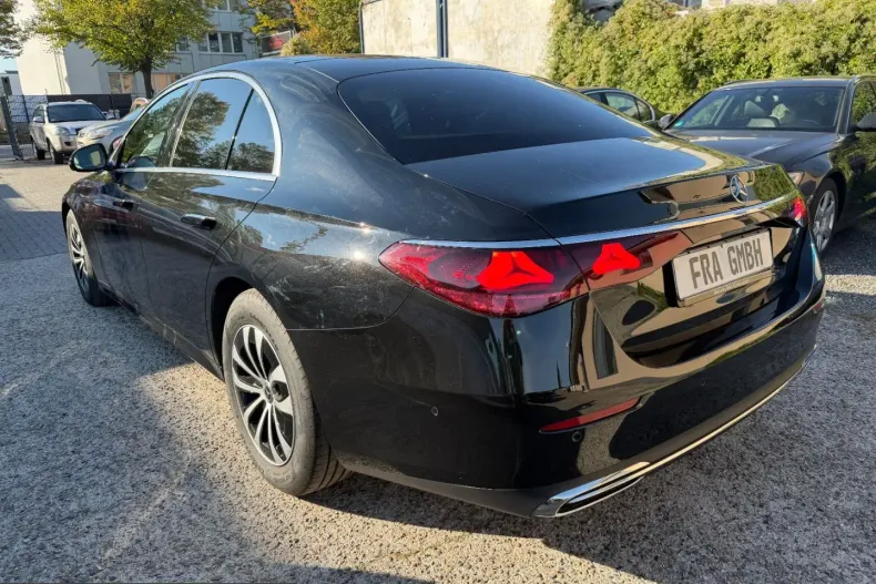 Mercedes-Benz E 220 (Clasa E) din 2025 cu 28.156 km - oferta MER253735 - foto 9