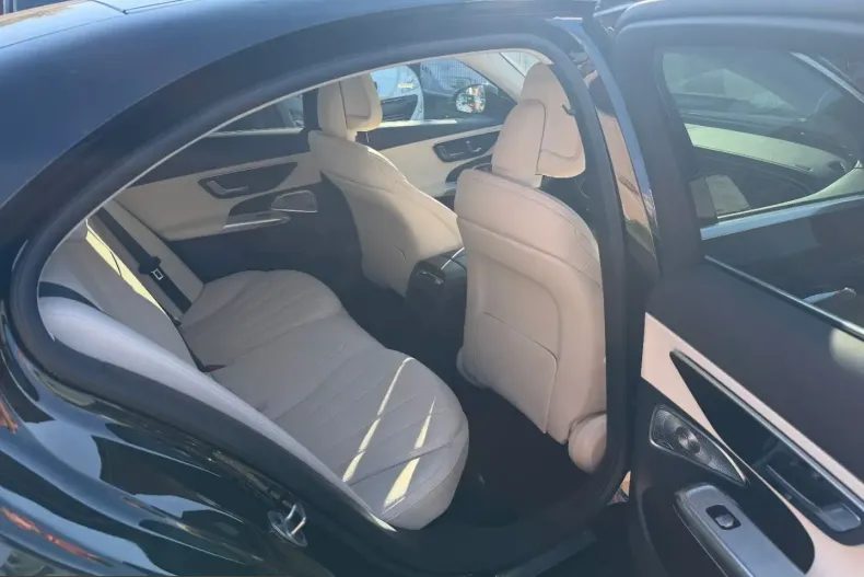 Mercedes-Benz E 220 (Clasa E) din 2025 cu 28.156 km - oferta MER253735 - foto 11