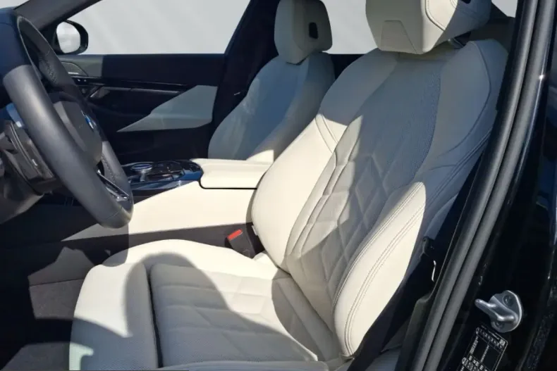 BMW 520 (Seria 5) din 2025 cu 39.548 km - oferta BMW253738 - foto 13