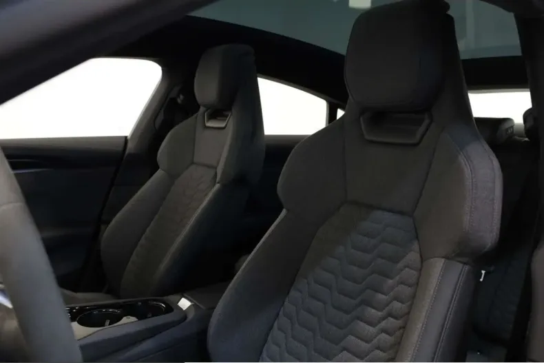 Audi e-tron GT din 2022 cu 127.376 km - oferta AUD253745 - foto 9