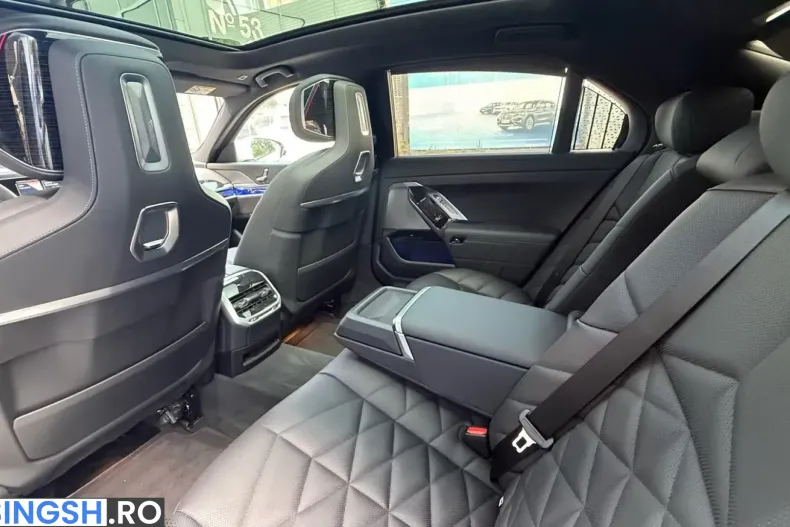 BMW 740 (Seria 7) din 2025 cu 25.195 km - oferta BMW253746 - foto 9