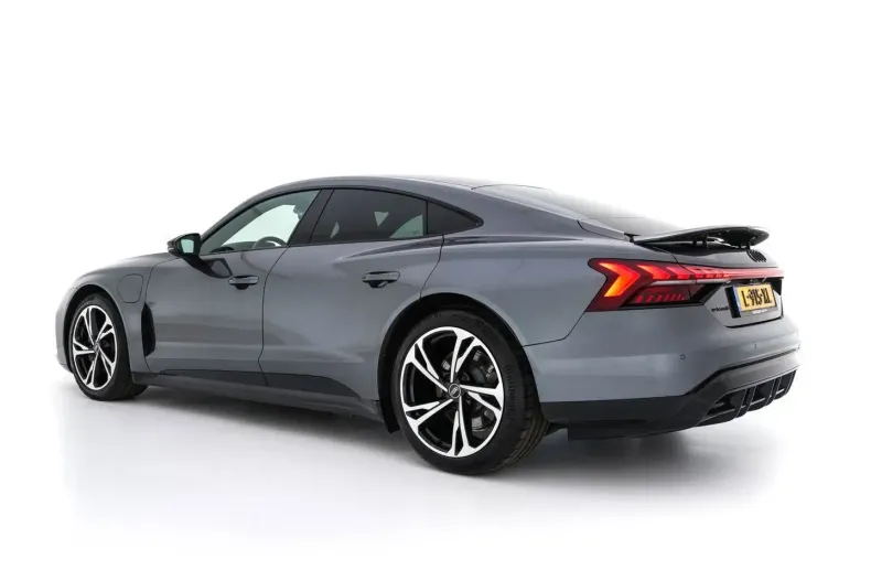 Audi e-tron GT din 2021 cu 146.528 km - oferta AUD253749 - foto 4