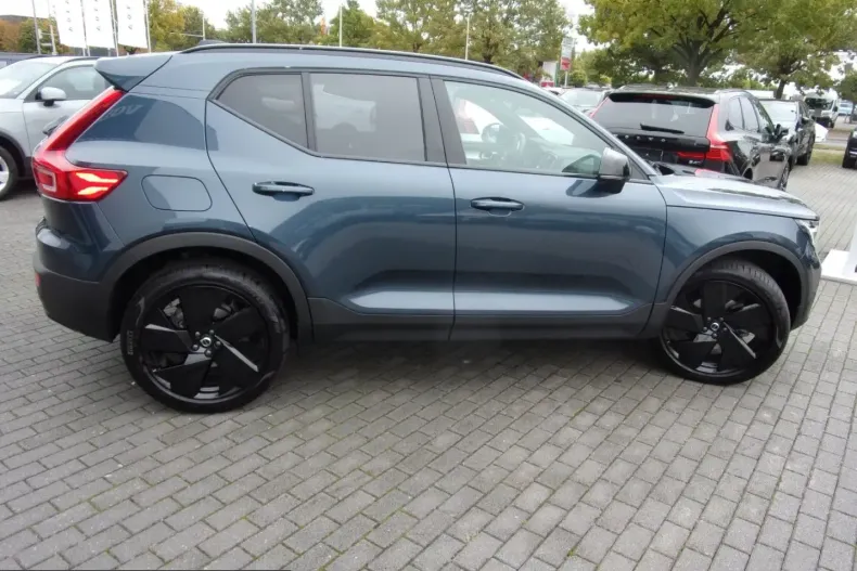 Volvo XC40 din 2025 cu 11.800 km - oferta VOL253756 - foto 11