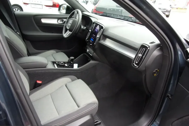 Volvo XC40 din 2025 cu 11.800 km - oferta VOL253756 - foto 12