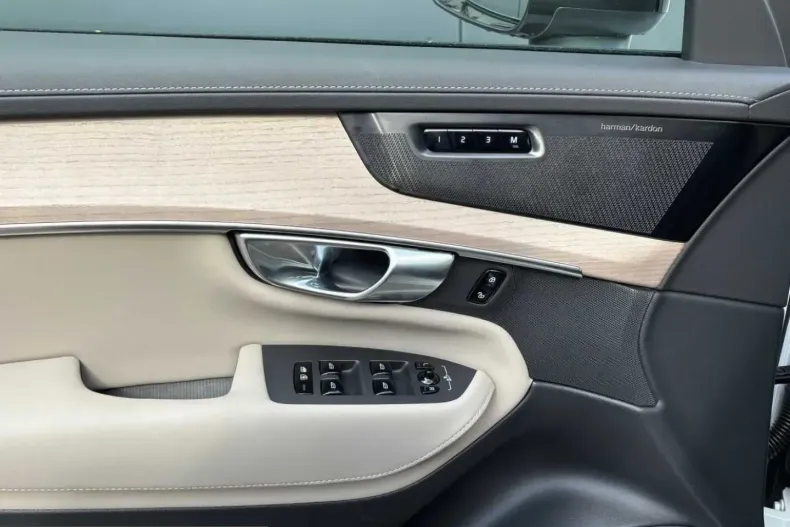 Volvo XC90 din 2025 cu 19.605 km - oferta VOL253759 - foto 12