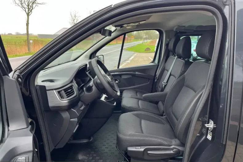 Renault Trafic din 2023 cu 22.406 km - oferta REN253783 - foto 16