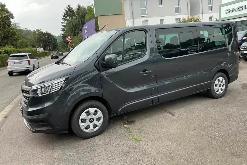 Renault Trafic din 2025 cu 15.063 km - oferta REN253785 - foto 2