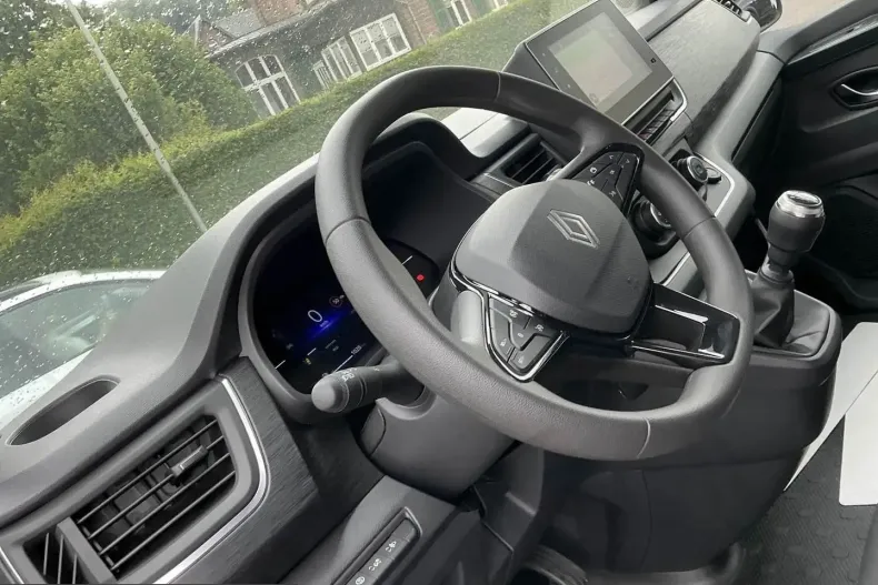 Renault Trafic din 2025 cu 15.063 km - oferta REN253785 - foto 9