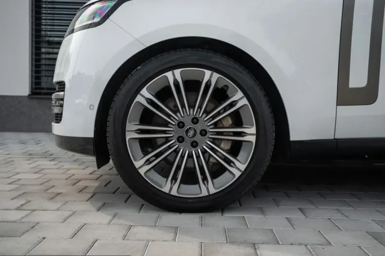Land Rover Range Rover din 2023 cu 51.990 km - oferta LAN253792 - foto 6