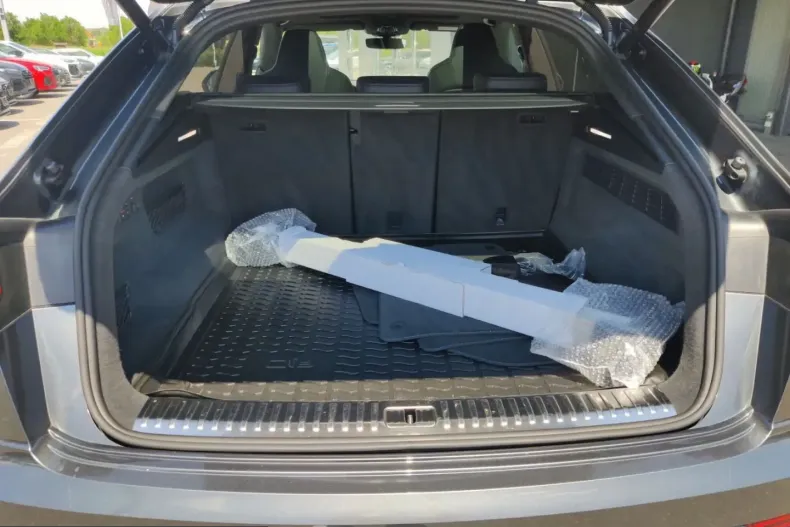 Audi SQ8 din 2023 cu 53.500 km - oferta AUD253799 - foto 14