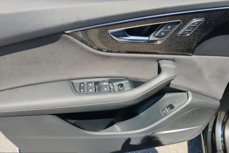 Audi SQ8 din 2023 cu 53.500 km - oferta AUD253799 - foto 16