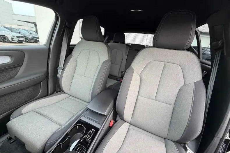 Volvo XC40 din 2024 cu 59.200 km - oferta VOL253814 - foto 4