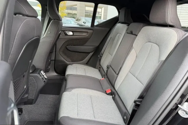 Volvo XC40 din 2024 cu 59.200 km - oferta VOL253814 - foto 6