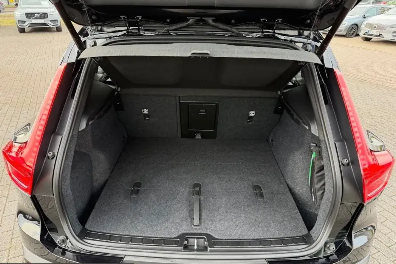 Volvo XC40 din 2024 cu 59.200 km - oferta VOL253814 - foto 7