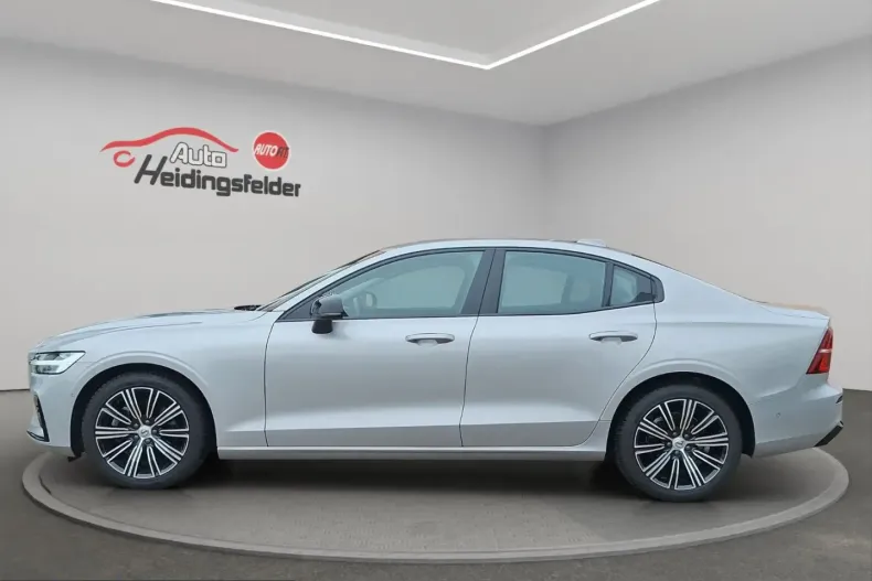 Volvo S60 din 2023 cu 10.980 km - oferta VOL253815 - foto 2