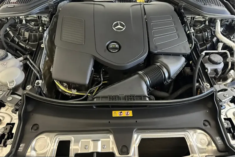 Mercedes-Benz E 400 (Clasa E) din 2025 cu 5.114 km - oferta MER253816 - foto 6
