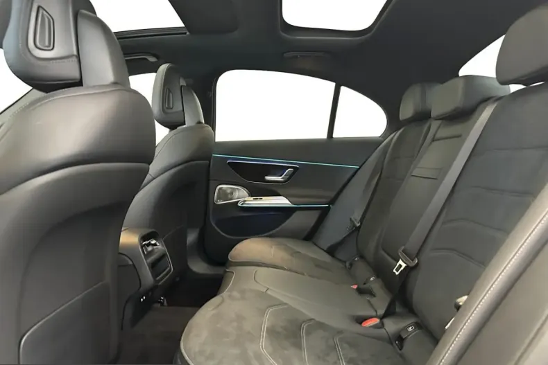 Mercedes-Benz E 400 (Clasa E) din 2025 cu 5.114 km - oferta MER253816 - foto 10