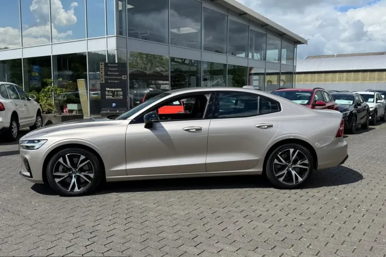 Volvo S60 din 2023 cu 19.600 km - oferta VOL253817 - foto 4