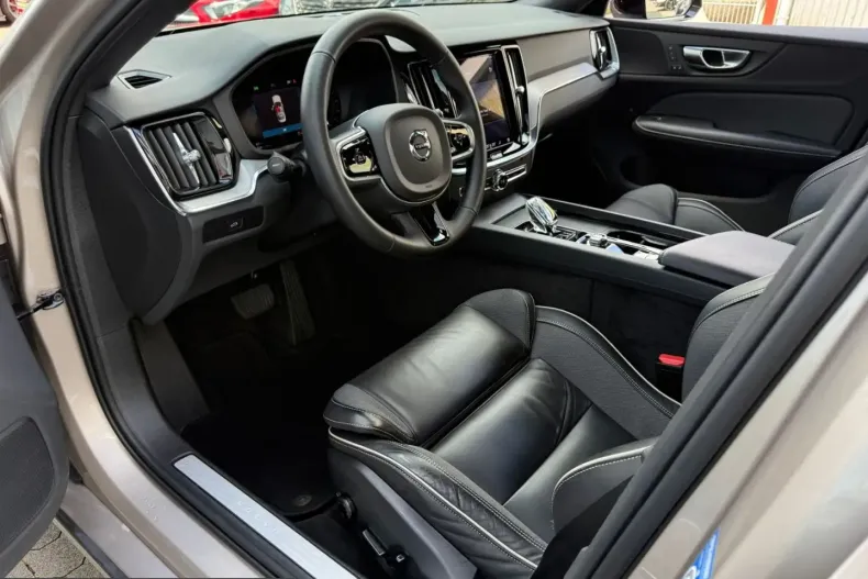 Volvo S60 din 2023 cu 19.600 km - oferta VOL253817 - foto 11