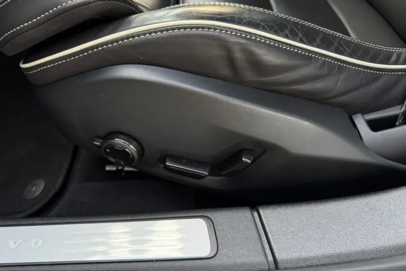 Volvo S60 din 2023 cu 19.600 km - oferta VOL253817 - foto 13