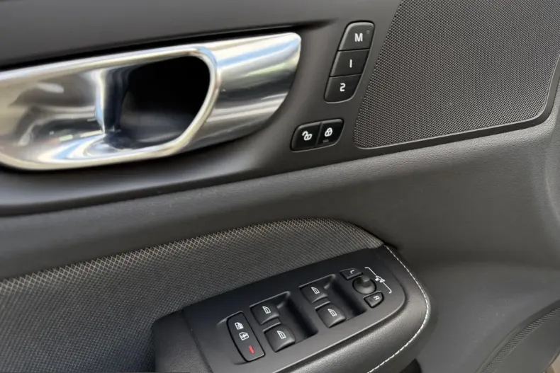 Volvo S60 din 2023 cu 19.600 km - oferta VOL253817 - foto 14